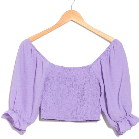 BCBGeneration Puff Sleeve Smocked Crop Top. - Picture 3 of 9